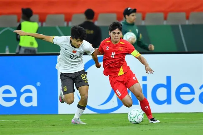 Hình ảnh minh họa người dùng kiểm soát dữ liệu cá nhân của họ, thể hiện các quyền truy cập và chỉnh sửa